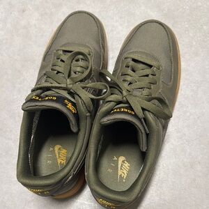 Nike Men's Olive Green Sneakers